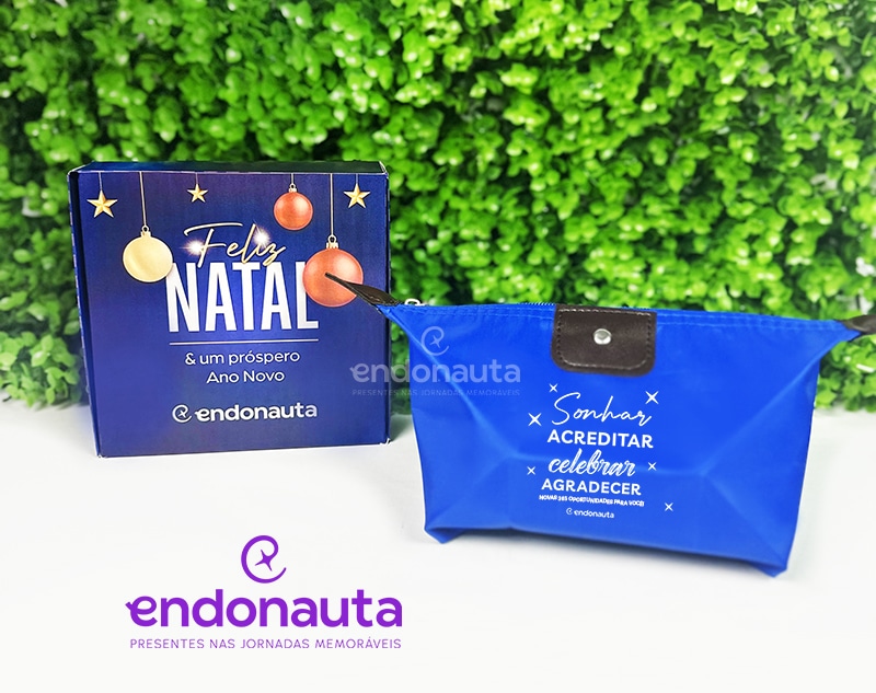 Brinde corporativo de final de ano com caixa personalizada e necessaire
