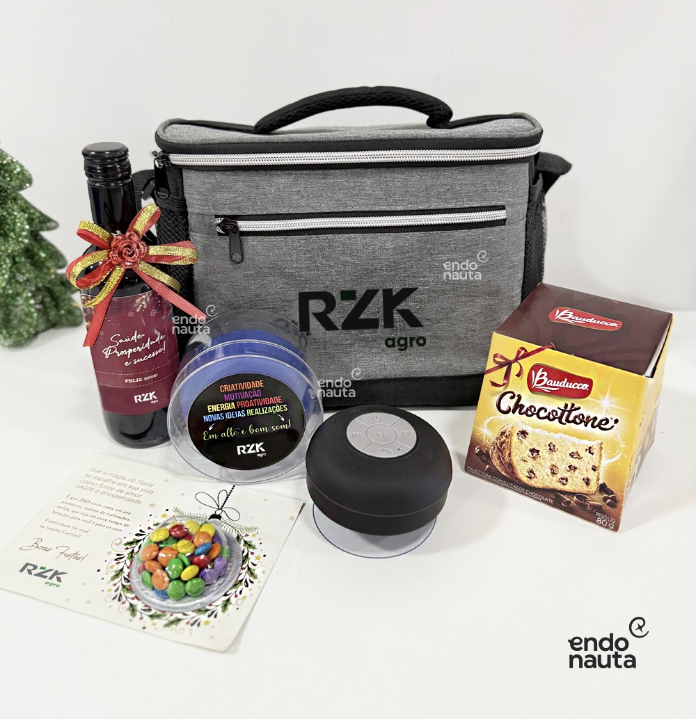 CESTA DE NATAL PERSONALIZADA COM PANETTONE
