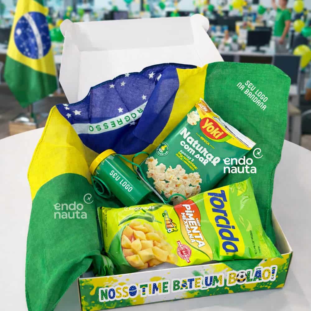 kit torcida brasil copa do mundo brinde com caixa, bandana, corneta, apitp, pipoca e torcida