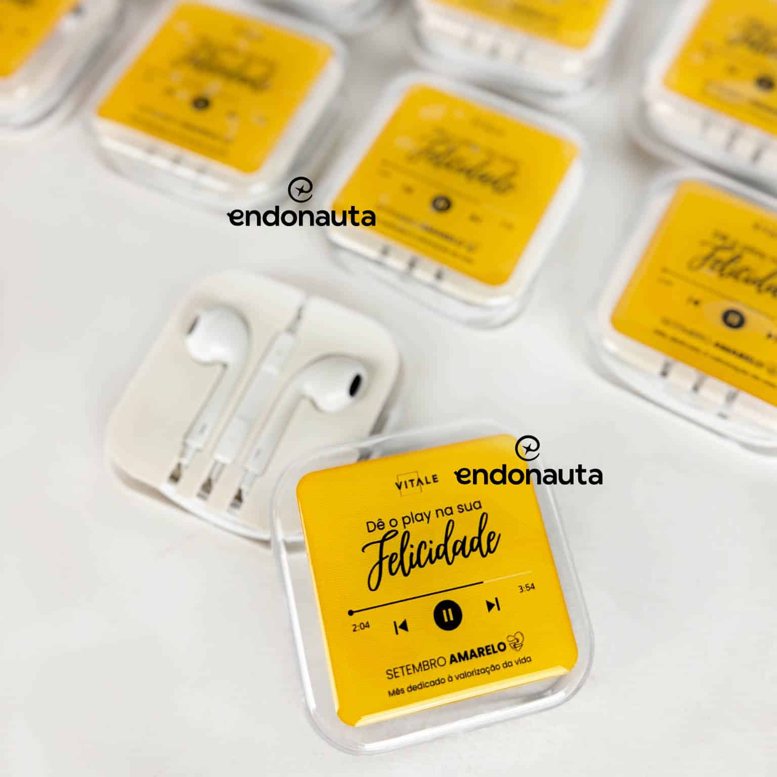 Brinde corporativo setembro amarelo com fone de ouvido e caixinha personalizada