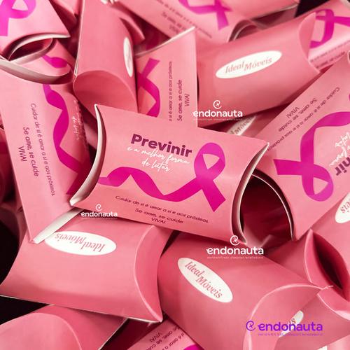 Caixa personalizada com esponja de maquiagem para o outubro rosa