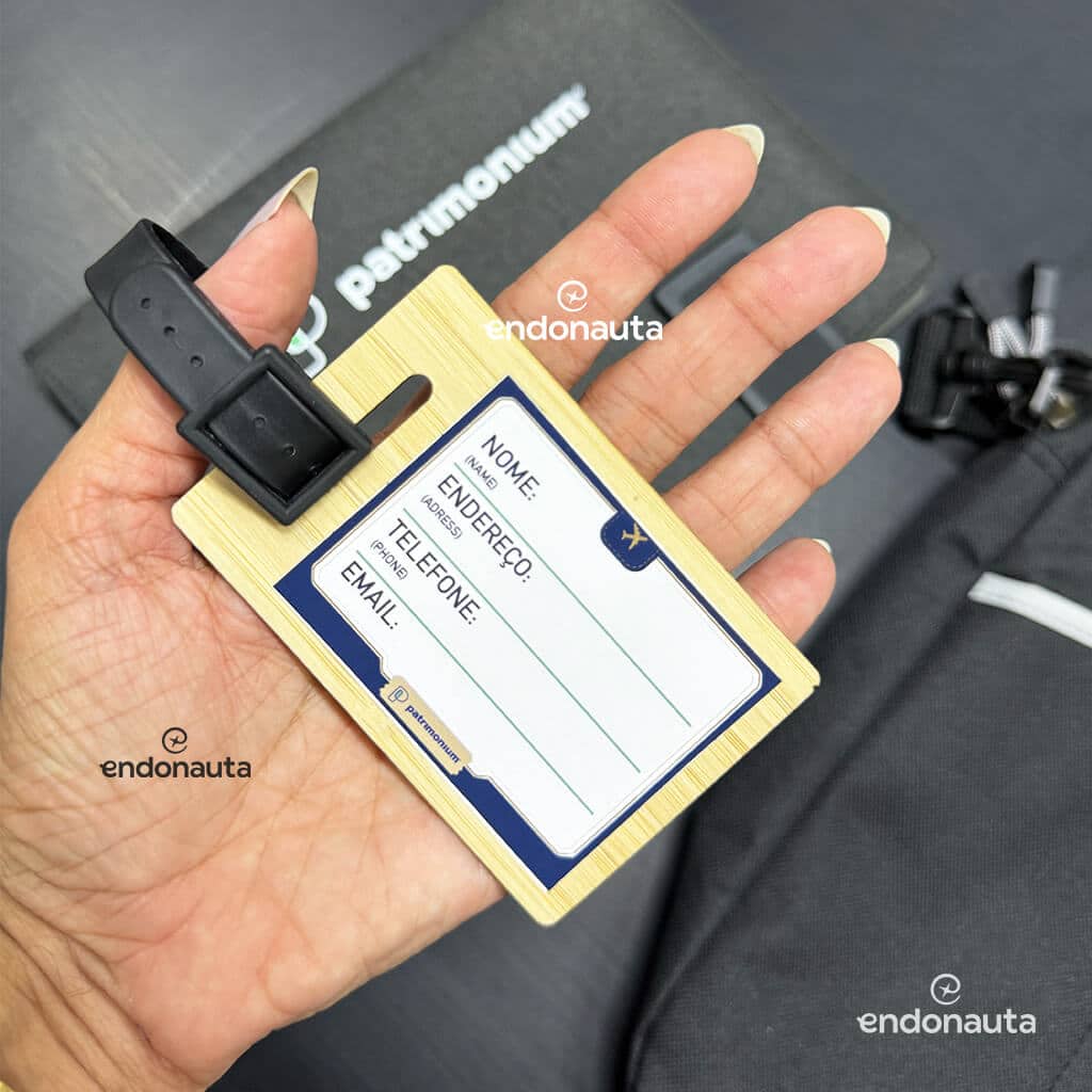 tag de mala personalizado em bambu